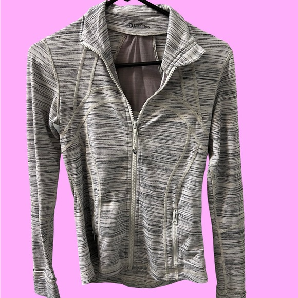 Lululemon Like New Define Jacket size 6 - Picture 2 of 7